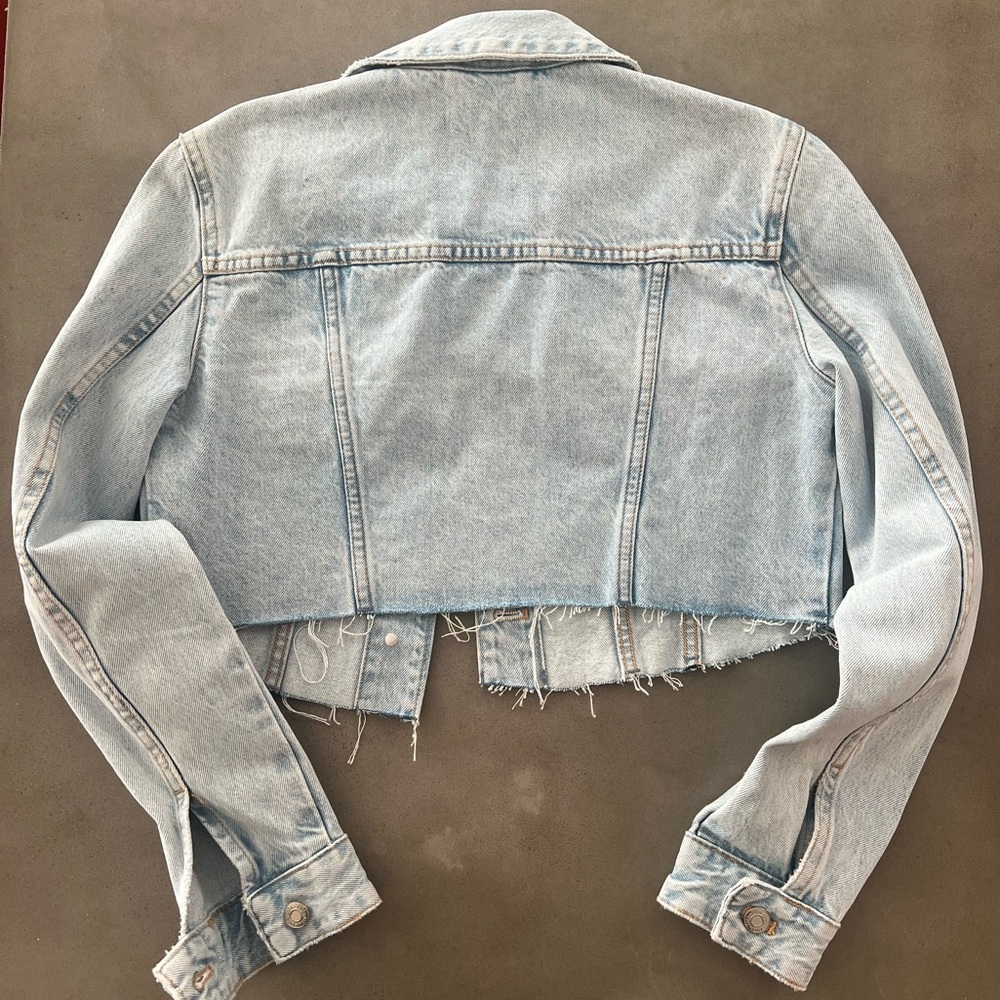 Cropped Jean Jacket - Picture 5 of 6